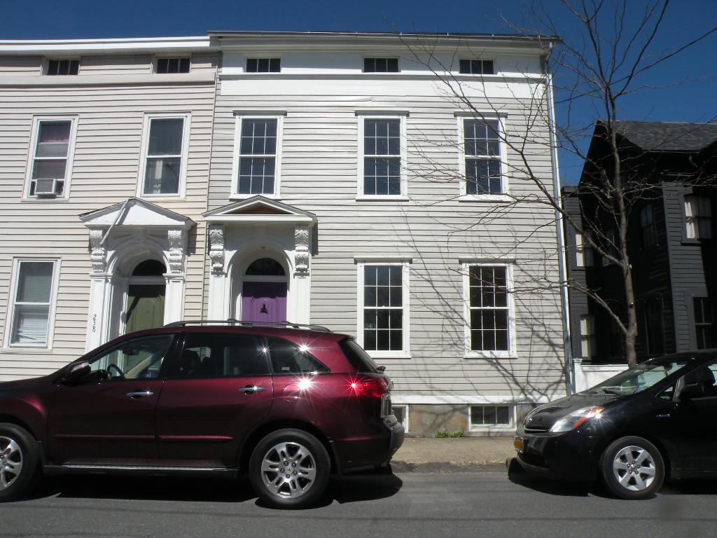 Hudson 1840's Townhouse 12534 Barns & Farms Realty, LLC