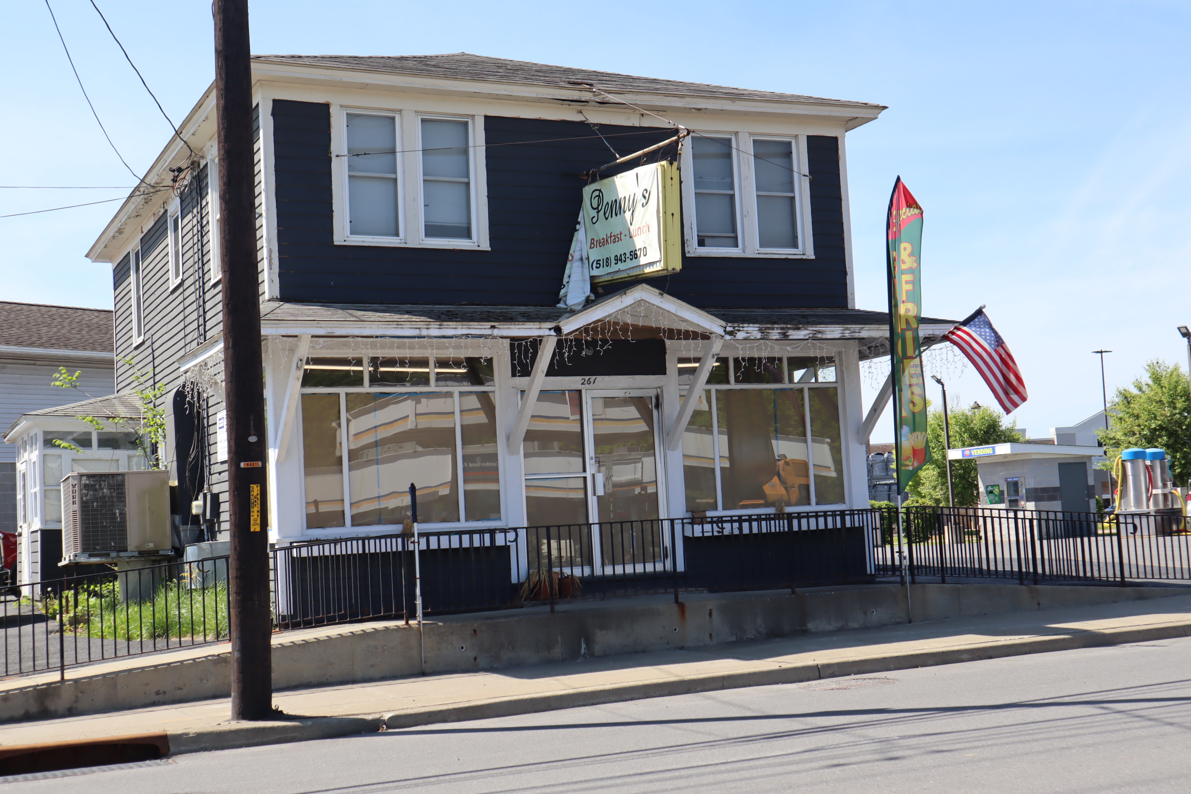 Catskill Restaurant with Apartment 2000SF 12414 Barns & Farms Realty